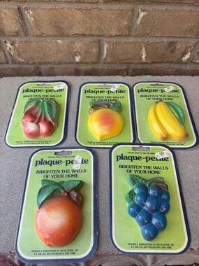 Vintage 1970's Fruit Chalkware Hanging Wall Plaque Kitchen Decor Granny Kitchen